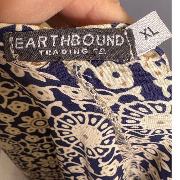 Earthbound Trading CO. Floral Medallion Kimono Size: XL - Picture 4 of 5